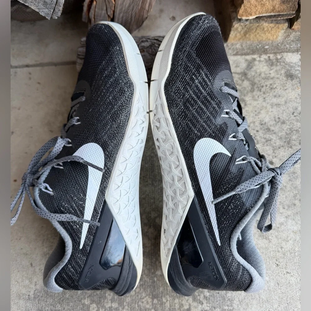 Nike Metcon 3 Training Sneaker Shoes in Black &‎ White Athletic Shoes Sz-9.5. V